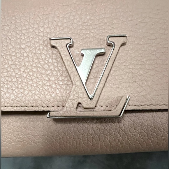 LOUIS VUITTON CAPUCINES WALLET - Picture 3 of 17